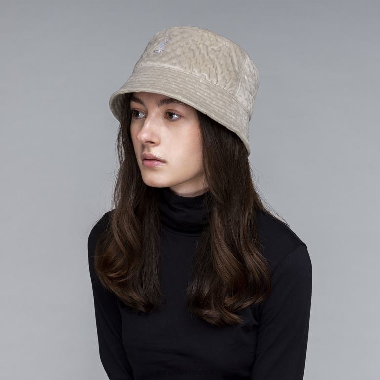 IE Kangol Dash Quilted Bin Stone Unisex Accessories 6B26V680